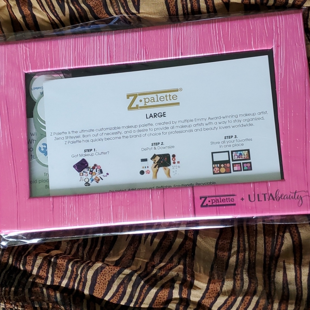 COPY - Large Pink Z-palette NWOT